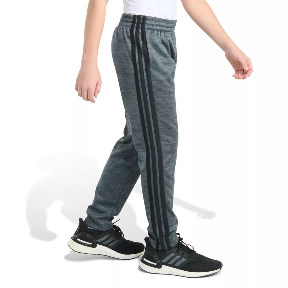 NWT! ADIDAS ESSENTIAL Youth 3 Stripes Tapered Fleece Lined pants Size Medium